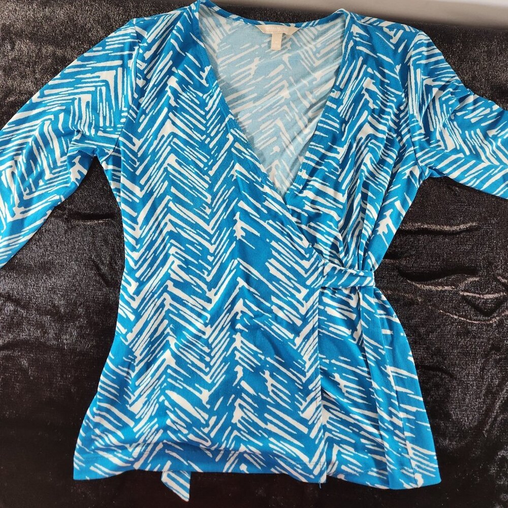 BANANA REPUBLIC Floral Blouse Faux Wrap Blue and White Size M